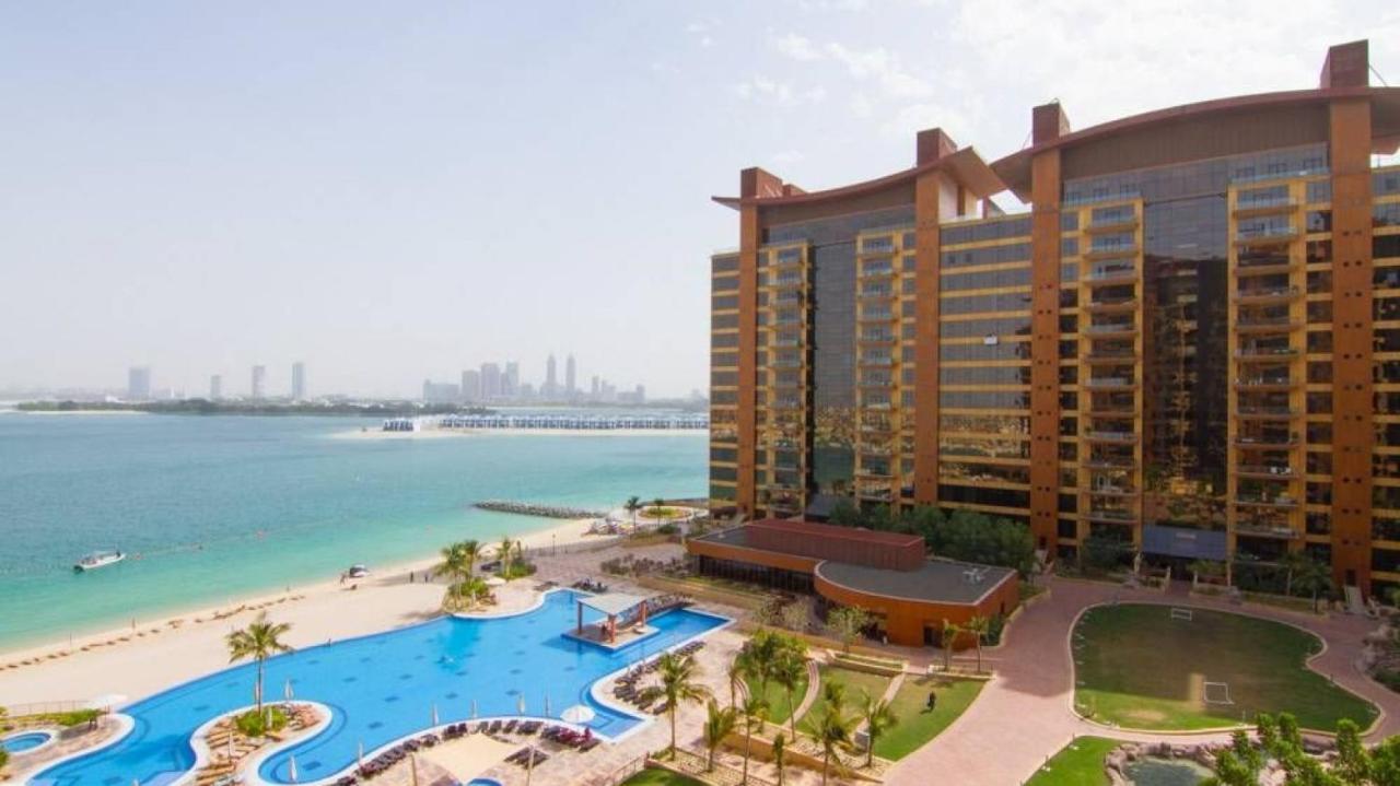 Апартаменты Tiara - Luxury Palm Jumeirah - Private Beach And Pool! Дубай Экстерьер фото