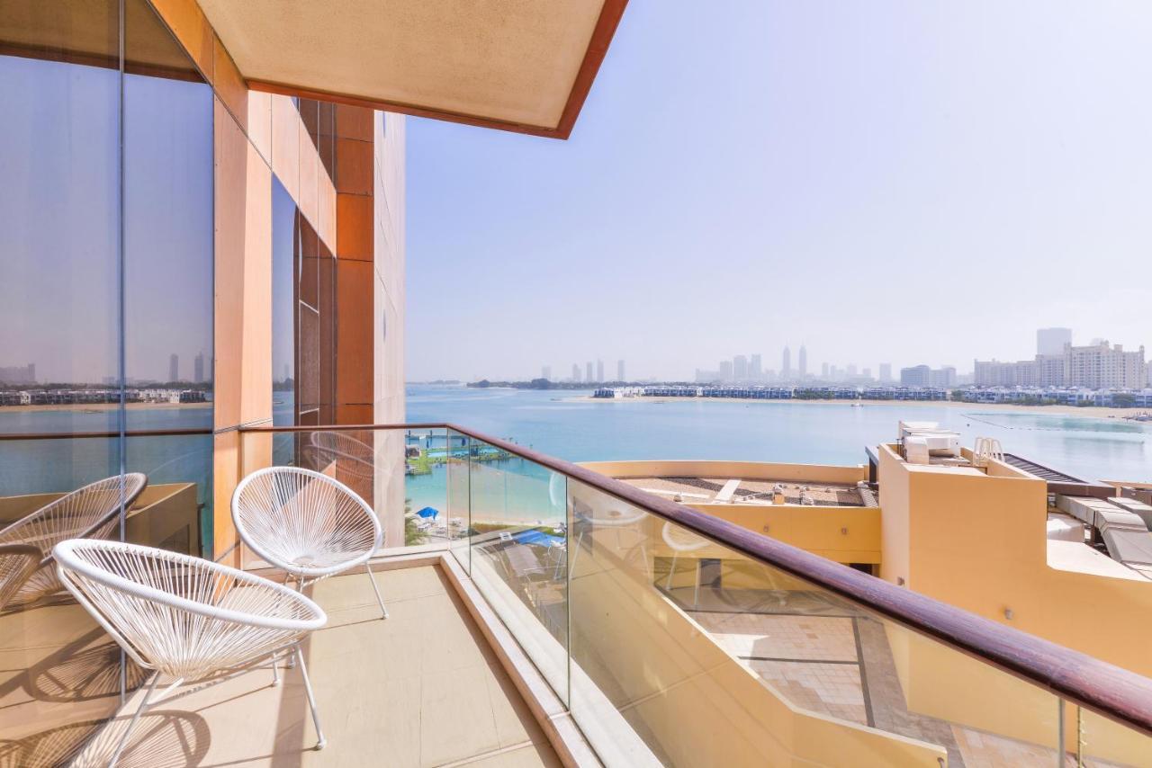 Апартаменты Tiara - Luxury Palm Jumeirah - Private Beach And Pool! Дубай Экстерьер фото