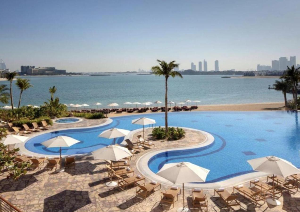 Апартаменты Tiara - Luxury Palm Jumeirah - Private Beach And Pool! Дубай Экстерьер фото